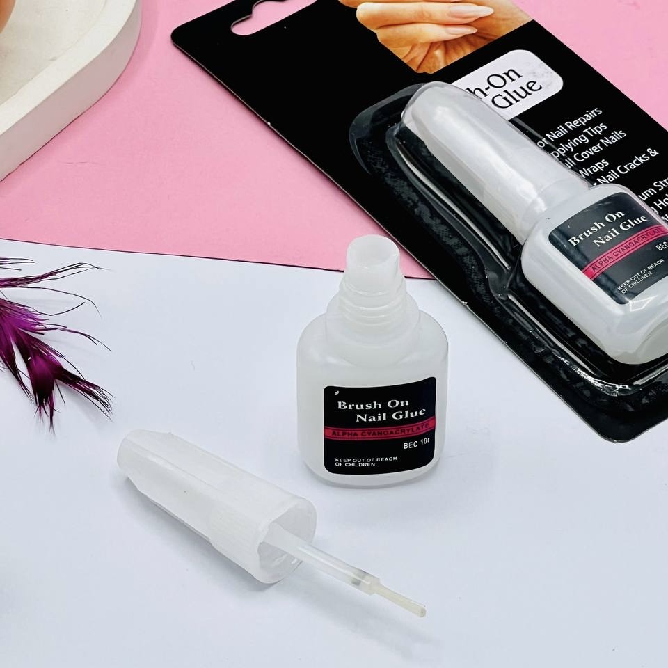 چسب ناخن مدل لاکی BRUSH ON NAIL GLUE