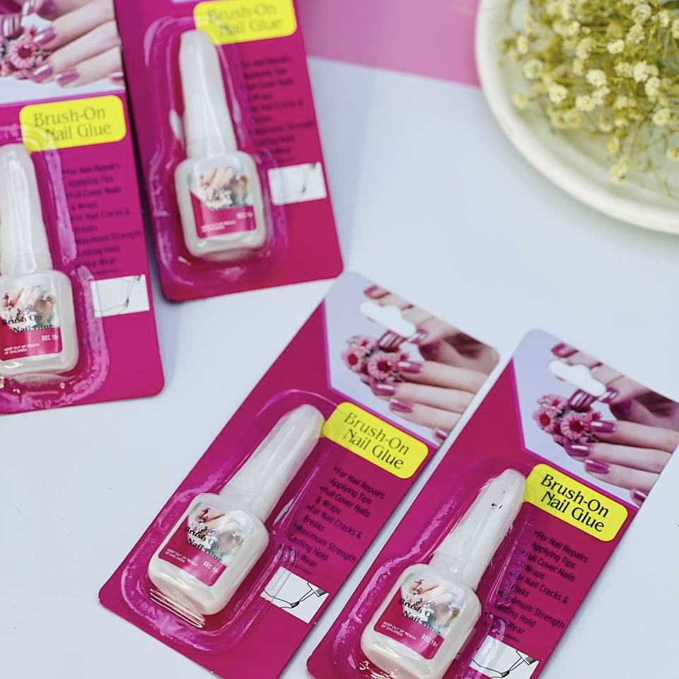 چسب ناخن لاکی