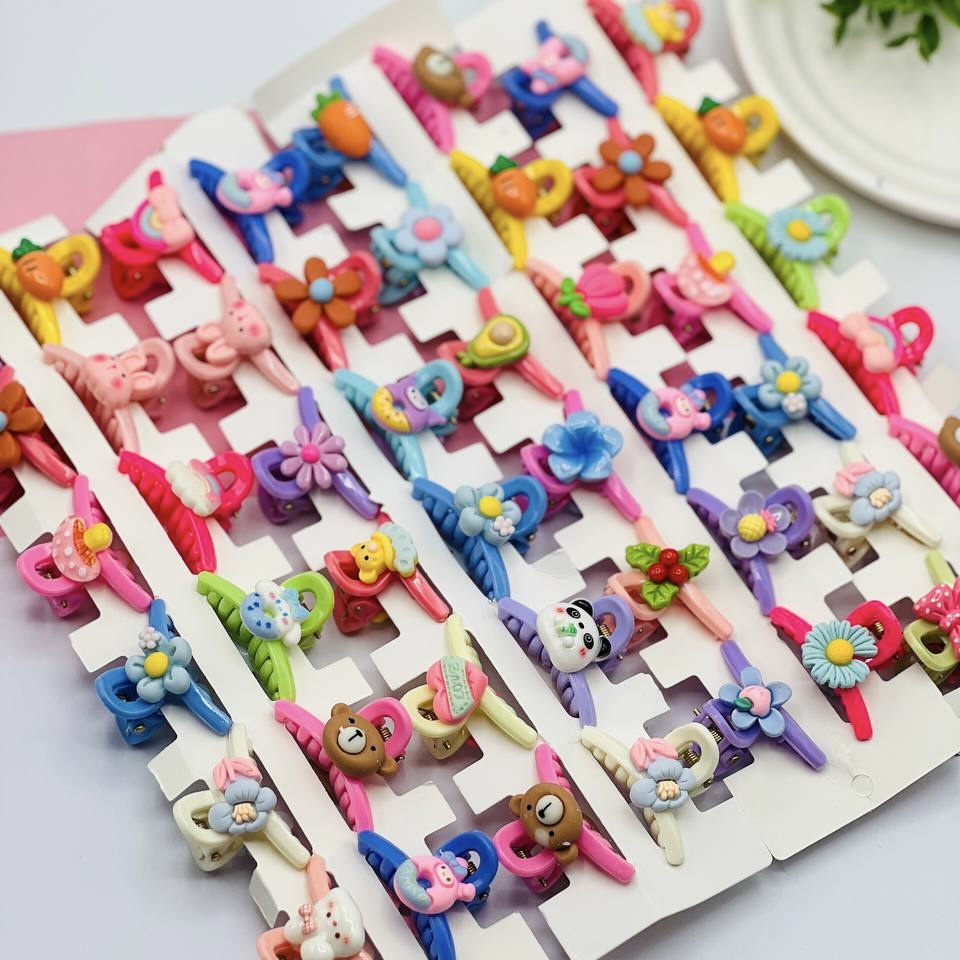 کلیپس مو کارتی پیکسل دار فانتزی
