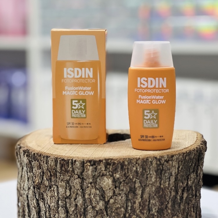 ضد آفتاب فیوژن واتر مجیک گلو ایزدین ( رنگ لایت ) ISDIN