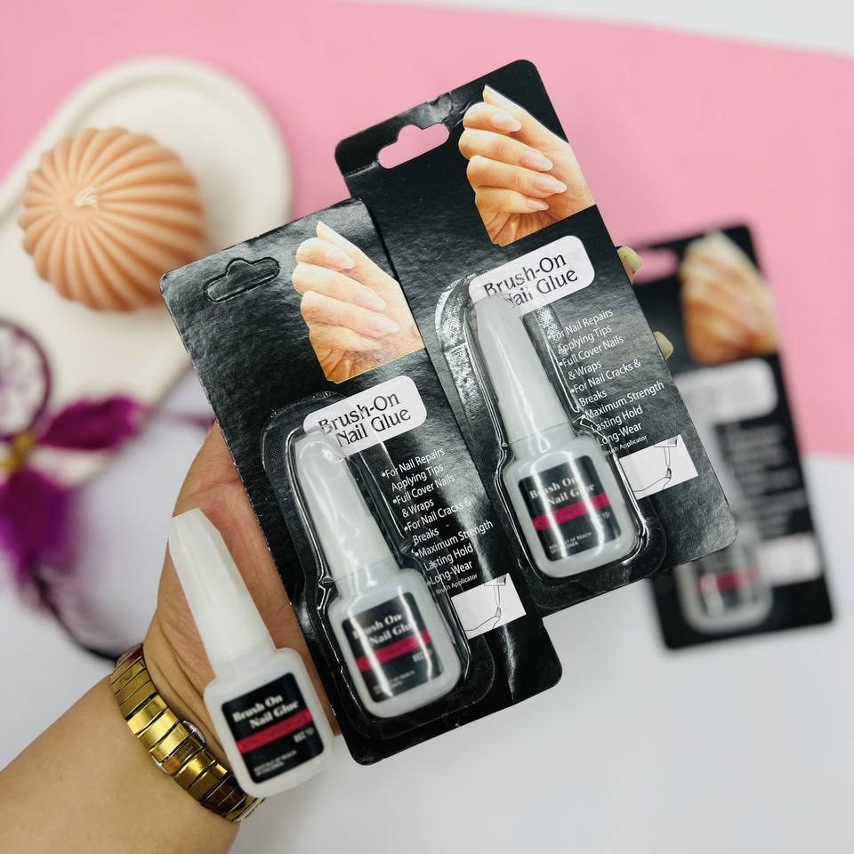 چسب ناخن مدل لاکی BRUSH ON NAIL GLUE