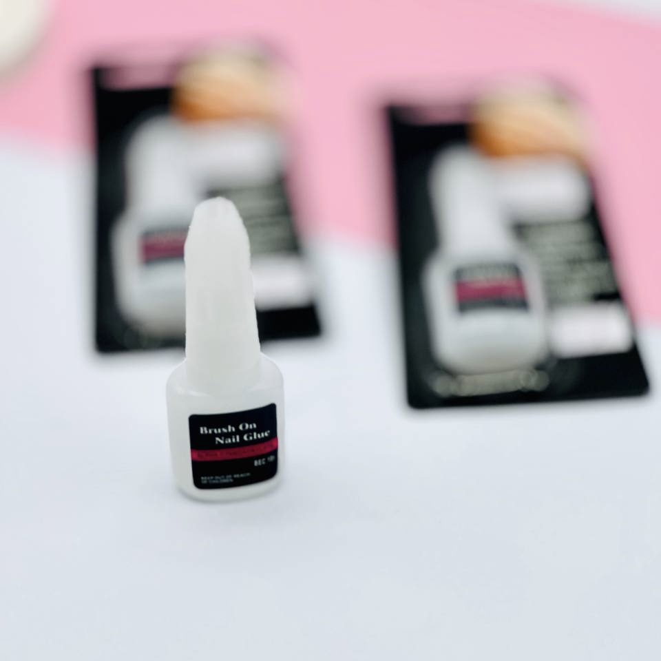 چسب ناخن مدل لاکی BRUSH ON NAIL GLUE