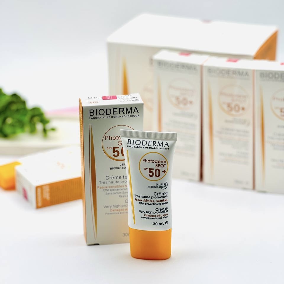 ضد آفتاب بیودرما اسپات BIODERMA