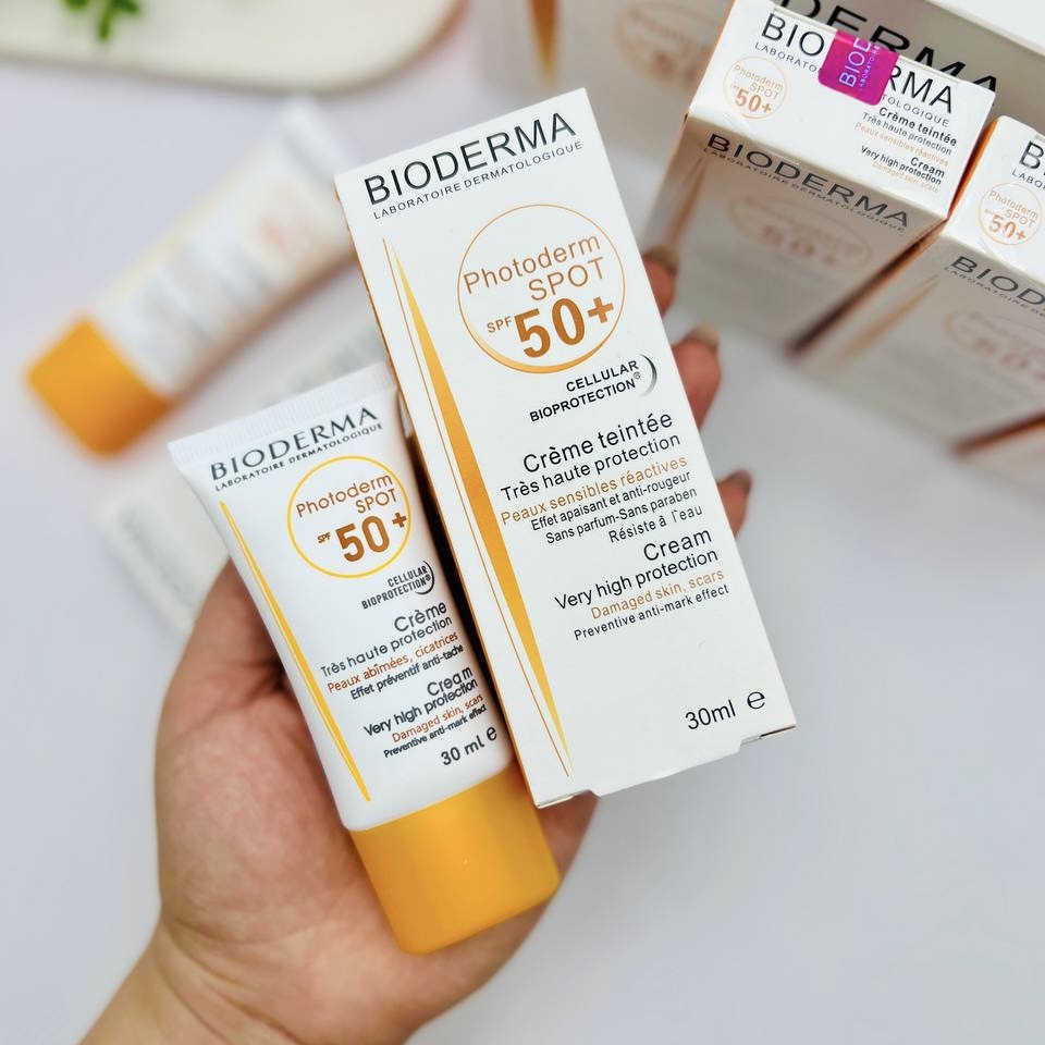 ضد آفتاب بیودرما اسپات BIODERMA