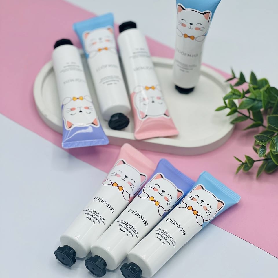 کرم مرطوب کننده لاف میس LUOFMISS