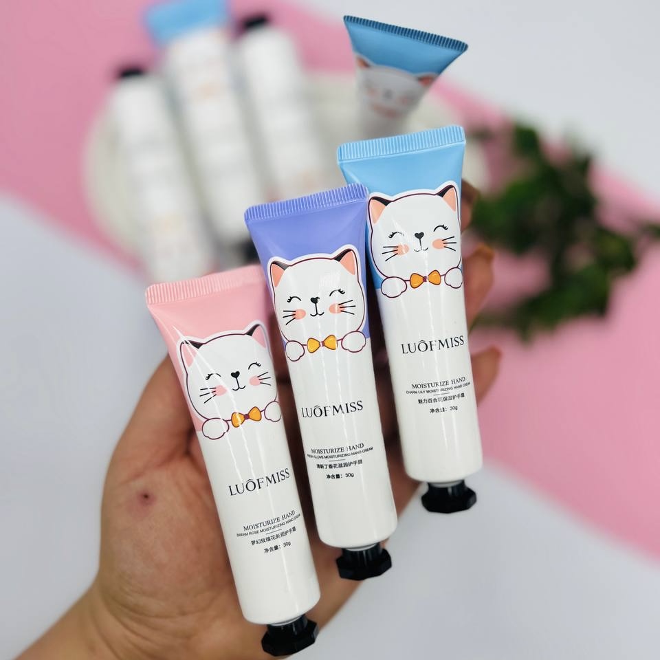 کرم مرطوب کننده لاف میس LUOFMISS