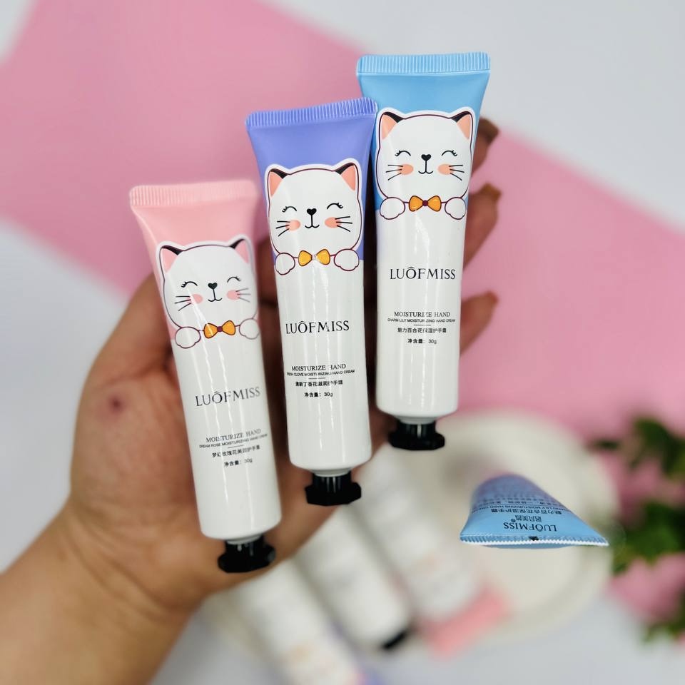 کرم مرطوب کننده لاف میس LUOFMISS